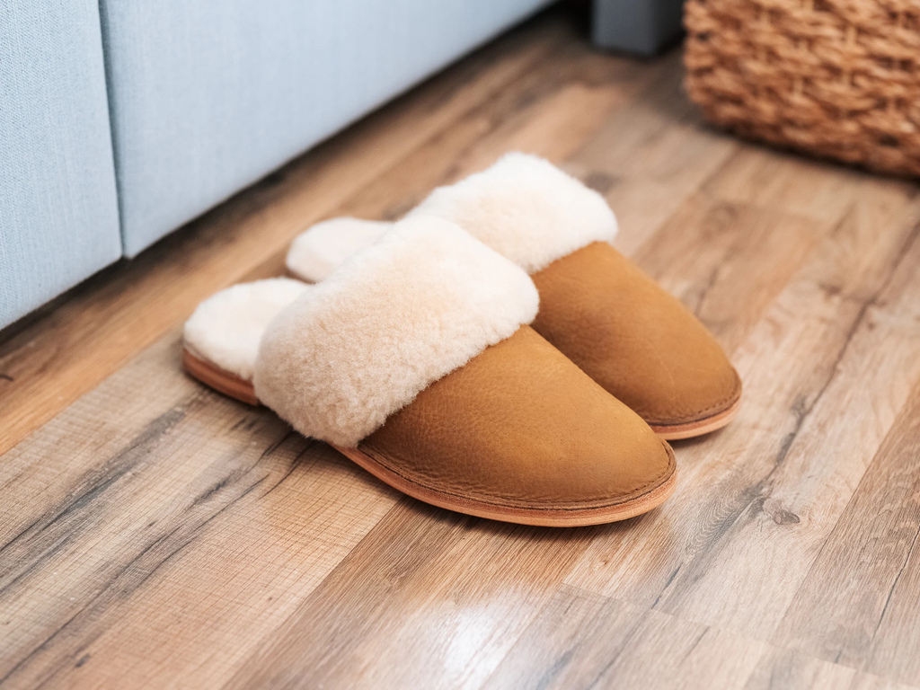 Dave's Deals Sheepskin Slippers - Women - New Design - Size 12 - TO